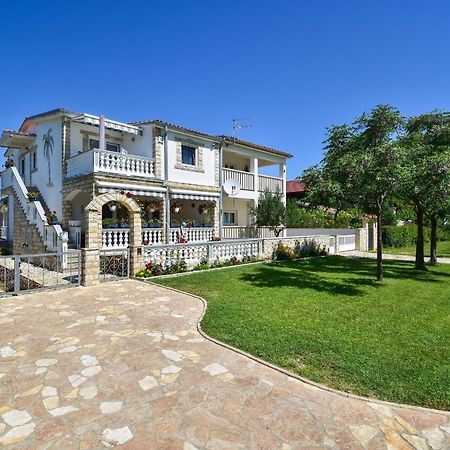 Apartments Rote Rosen Нин Экстерьер фото